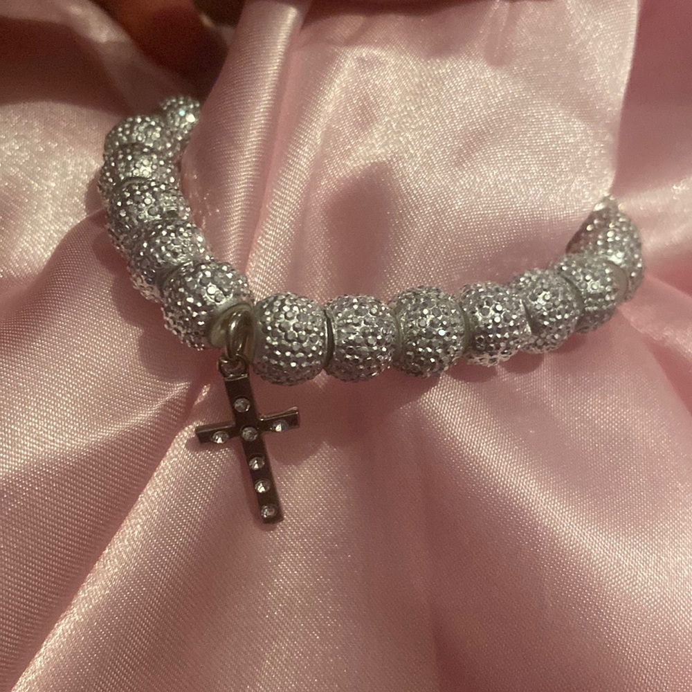 Crystal cross beaded bracelet *handmade*